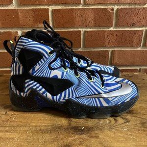 Nike Air LeBron James 13 XIII Limited Basketball Hightop 808709-101 SIZE 6 Y